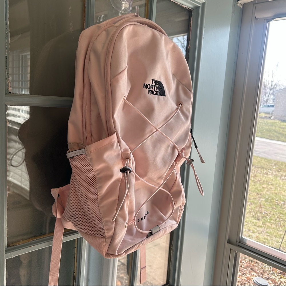 The North Face Women's Jester Backpack Padded Laptop Travel Bag Pink Salt /Black - Picture 5 of 16